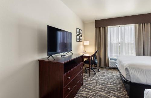 De Pere Hotel | Cobblestone Hotel & Suites - De Pere Green Bay