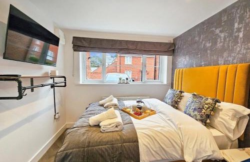 Cheltenham Apartment | Cobblestone Studio by Fortuna Property