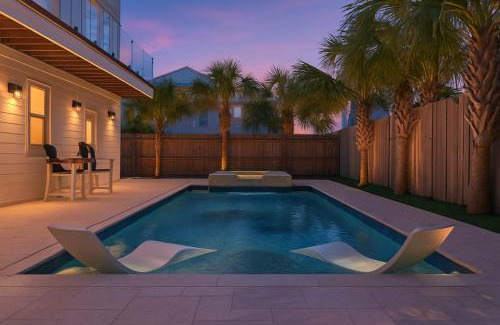Crystal Beach House | Cobia Casita-Golf Cart and Pool Heat Deals