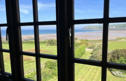 Croyde Cottage | Cock Rock Cottage - a house that sleeps 6 guests in 3 bedrooms