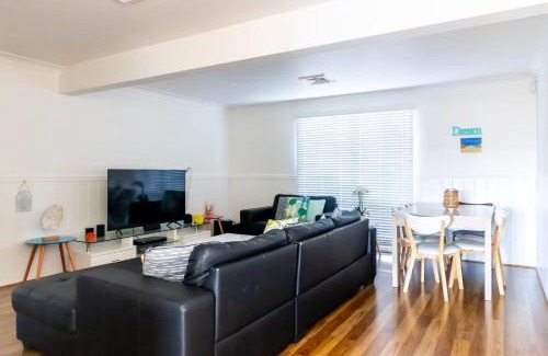 Sussex Inlet House | Cockatoo House