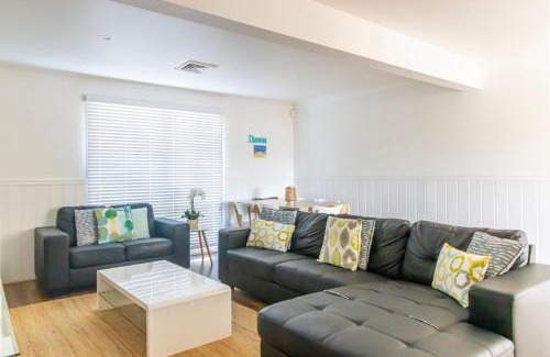 Sussex Inlet House | Cockatoo House
