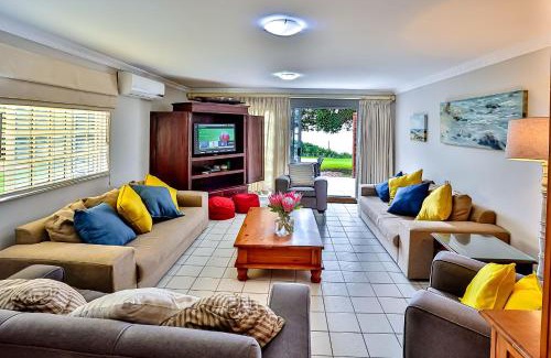 Westbrook Apartment | Cockleshell 6