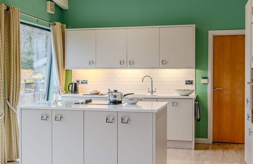 Richmond Cottage | Coco - a lodge that sleeps 6 guests in 3 bedrooms