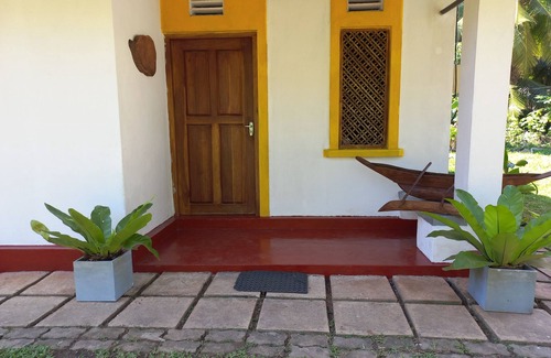Nalagasdeniya Villa | Coco Garden Villas Hikkaduwa - 2 bedrooms, 2 attached bath room, kitchen, living
