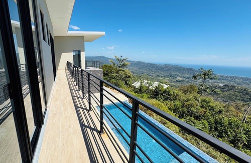 Rio Seco Villa | Coco Rica Luxury 4-bedroom Villa w/Oceanview & Infinity Pool in Puerto Carrillo