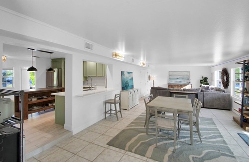 North Naples House | Coco River House~4 Bedroom/2 Bath on Canal w/Gulf Access in Naples,FL!