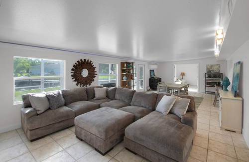 North Naples House | Coco River House~4 Bedroom/2 Bath on Canal w/Gulf Access in Naples,FL!