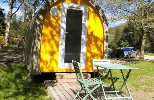 Locmaria-Berrien House | Coco Sweet 11 m2 - 1 Bedroom - with covered terrace/without bathroom 2 persons