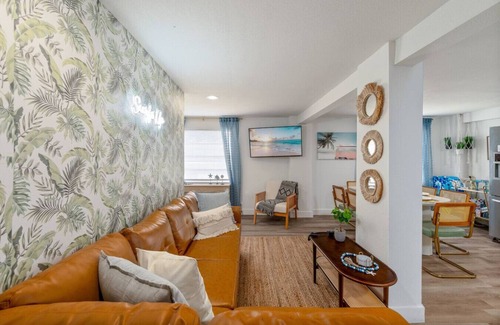 Cocoa House | Cocoa Hideaway w/Air Hockey + Darts + Beach Gear