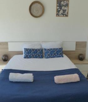 Antony Apartment | Cocon d EMERAUDE et de SAPHIRE à Antony