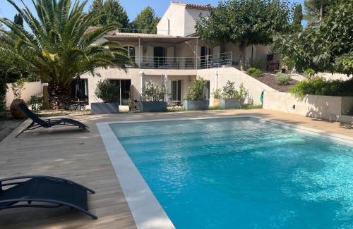 Les Camoins Apartment | Cocon de douceur jardin et piscine