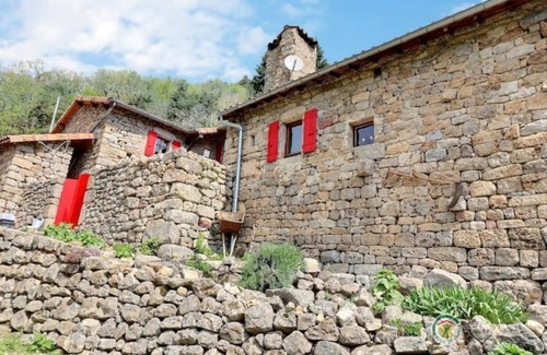 Labastide-sur-Besorgues House | Cocon Pour 2 Avec Jacuzzi, Sauna en Ardèche Verte