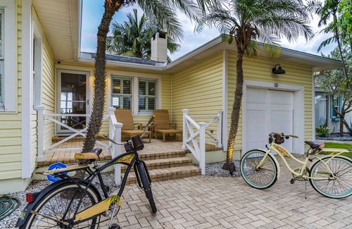 Clearwater Beach Cottage | Coconut Cottage @ Clearwater Beach!