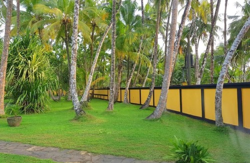 Unawatuna Villa | Coconut Garden River Villa - Unawatuna