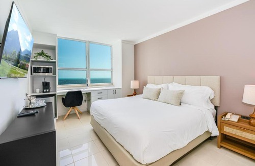 Coconut Grove Hotel | Coconut Grove Bayview unit Parking Included