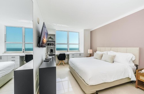 Coconut Grove Hotel | Coconut Grove Bayview unit Parking Included