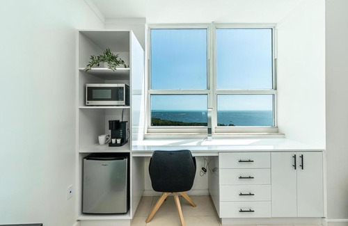 Coconut Grove Hotel | Coconut Grove Bayview unit Parking Included