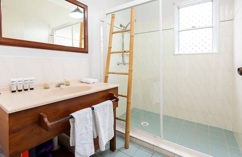 Scarness Apartment | Coconut Palms Two Bedroom Apartment - CoastHM