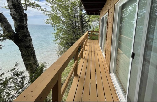 Kewaunee House | Coco’s Cabin on Lake Michigan (private beach!)