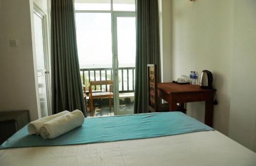 Midigama East Hotel | Cocos