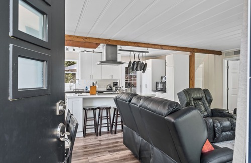 Lake Forest Cabin | Cody Bear Cabin | Pet Friendly w/Hot Tub & Yard!