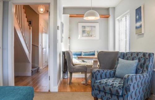 Ryde House | Coed Faen