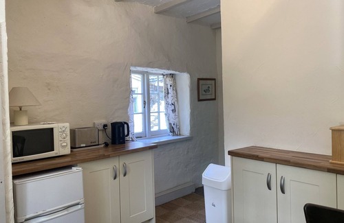 Caerdeon Cottage | Coedmor Cottage, Romantic Cottage set in Snowdonia National Park