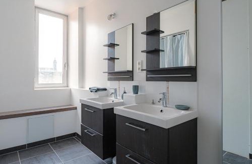 Cholet House | Coeur de ville #B2 - Centre ville, WIFI & NETFLIX - Proche transports - CHAMBRE PRIVEE dans logement partagé