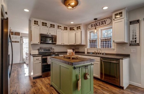 Silver Lake House | Coffee Bar, Hot Tub, Fenced-In Yard, and Fire Pit!