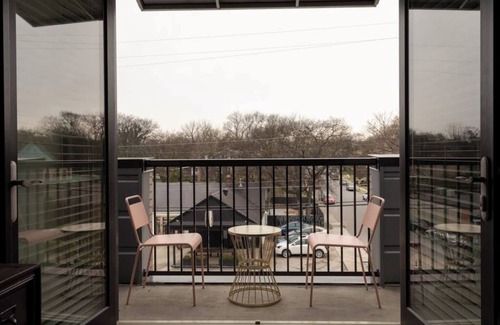 12 South Apartment | Coffee Shops, Restaurants, Bars, Salons and Boutiques, just steps away.