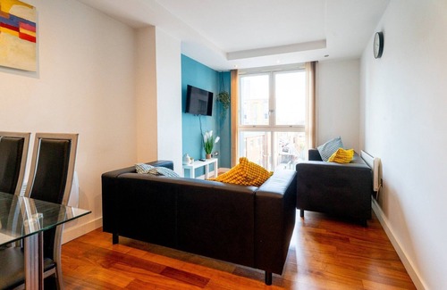 Plasnewydd Apartment | Cohost Partners Charming 1BR Retreat Netflix & Cozy Vibes