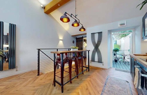 Mumbles House | Cohost Partners Mumbles Cottage Near Coast