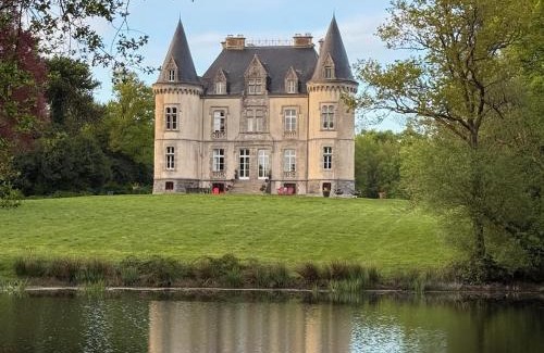 Saint-Vincent-sur-Oust Bed & Breakfast | Coin de Paix - Château de Launay