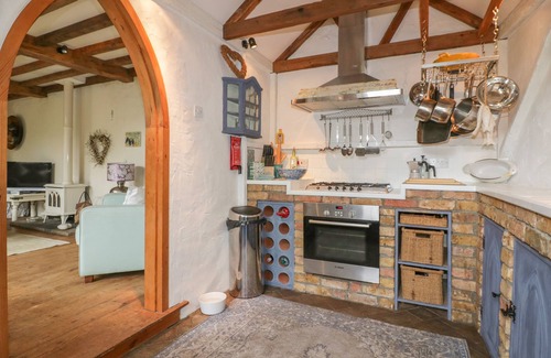 Lostwithiel Cottage | COINAGE HALL, pet friendly, character holiday cottage in Lostwithiel