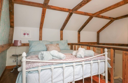 Lostwithiel Cottage | COINAGE HALL, pet friendly, character holiday cottage in Lostwithiel