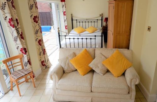 Colchester Apartment | Colchester Sunny Apartment with Pool and EV Car Point