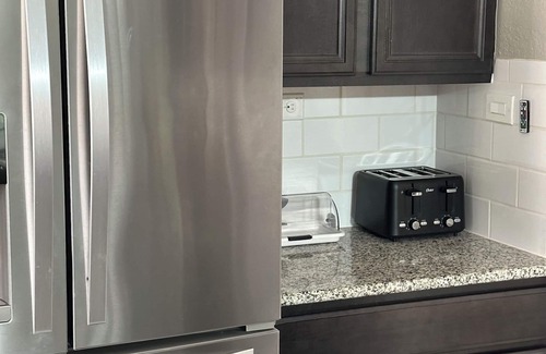 Boerne House | COLD AC! Relax in comfort at Spacious Simplicity-modern amenities with spa!