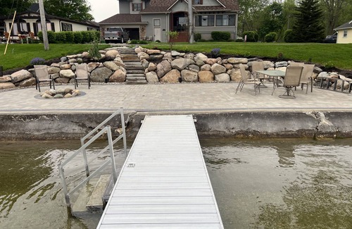 Coldwater House | Coldwater Lake Spacious Lake Drive Getaway