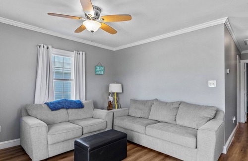 Atlantic Beach Cottage | Cole's Crab Shack - The Place to Relax!