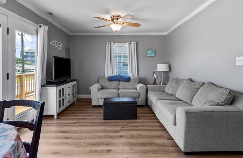 Atlantic Beach Cottage | Cole's Crab Shack - The Place to Relax!