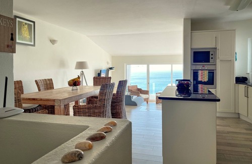 Salema Apartment | Colina Mar, walk to the beach, sea view
