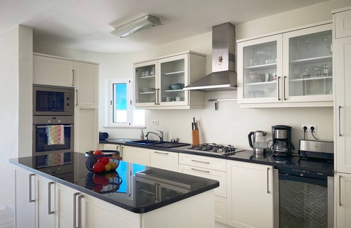 Salema Apartment | Colina Mar, walk to the beach, sea view