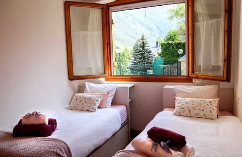 Canfranc-Estacion Apartment | "collarada" - Avairent