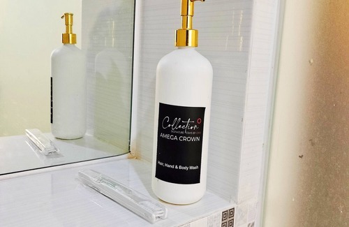 Waru Hotel | Collection O 30 Amega Crown Sub