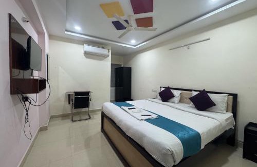 Ibrahimpatan Hotel | Collection O Bongloor Bus Terminal Hyderabad Formerly Nallavolu VMR