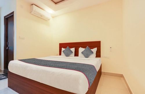 Ameerpet Hotel | Collection O Gokul Pride