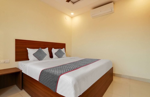 Ameerpet Hotel | Collection O Gokul Pride