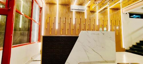 Narsampet Hotel | Collection O Narsampet Crossway Telangana Formerly Hotel Silver Moon