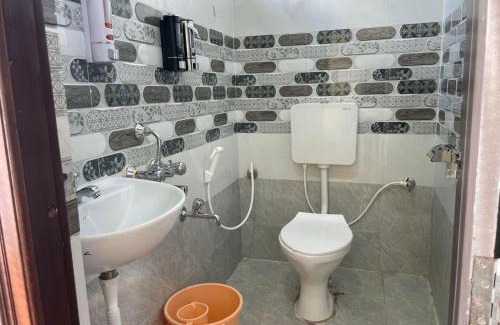 Narsampet Hotel | Collection O Narsampet Crossway Telangana Formerly Hotel Silver Moon